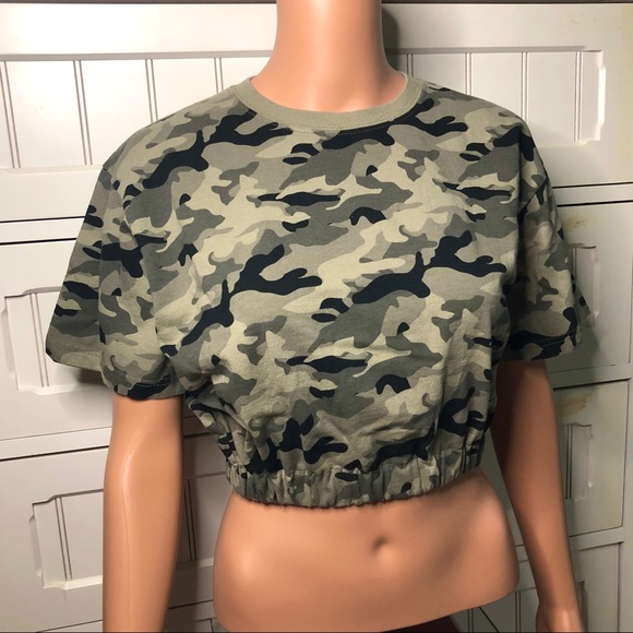 Hanes Tops - HANES camo crop top